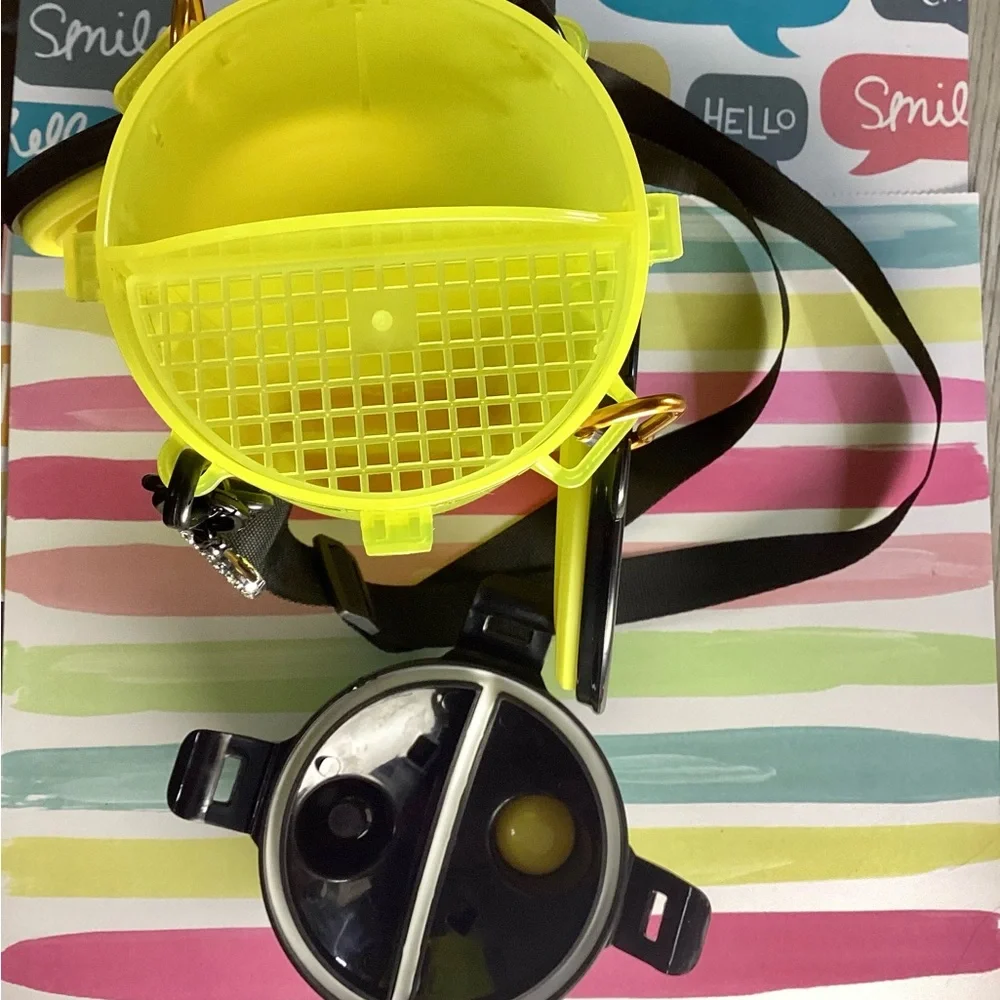 NWOT - Yellow Pet Water & Food Bottle w/Black Crossbody Strap!!!